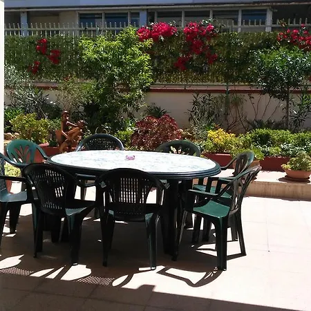 Nyaraló Rosa *